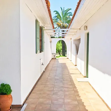 Olive Bay House Amolianí